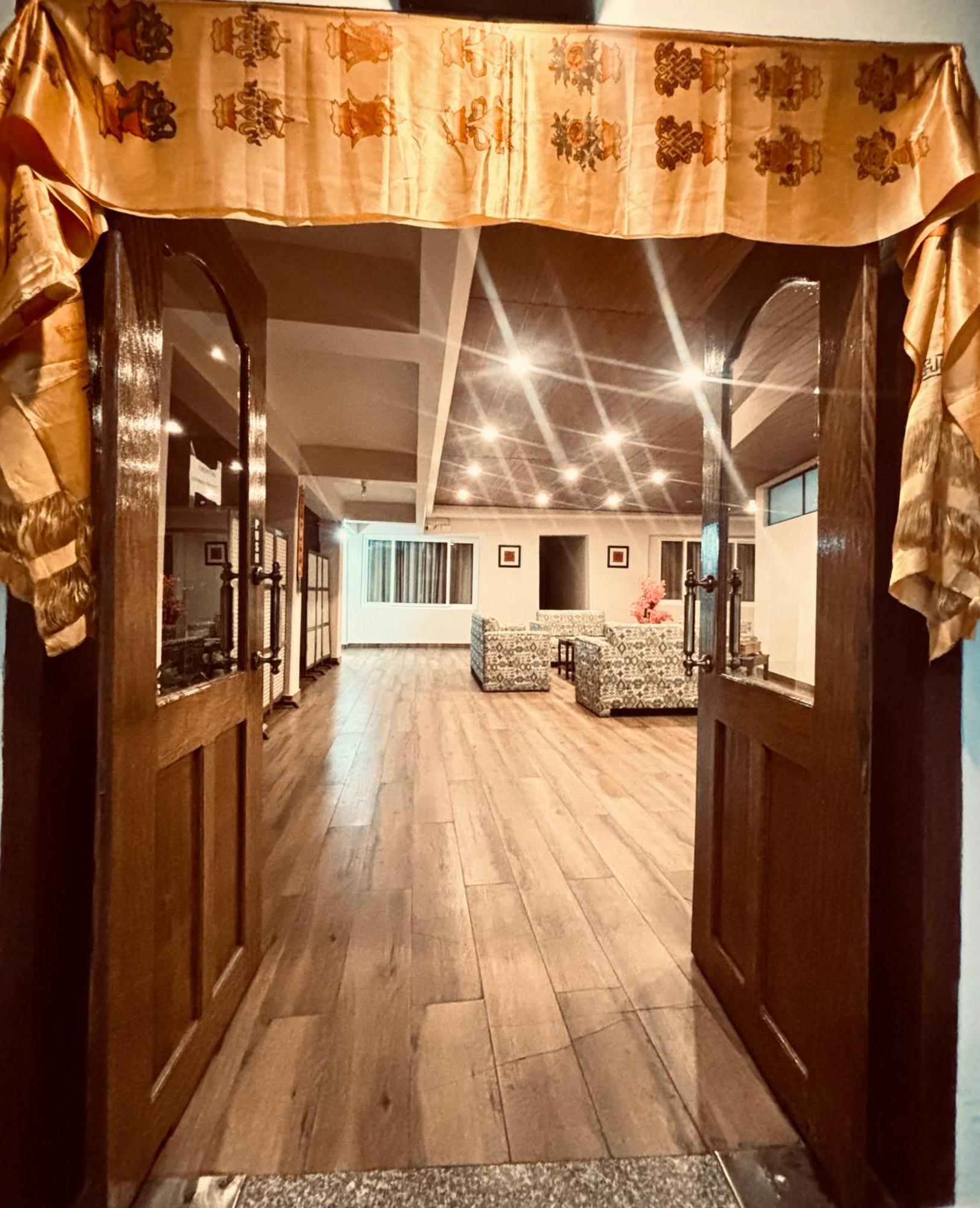 Hotel Shambhala 甘托克 外观 照片