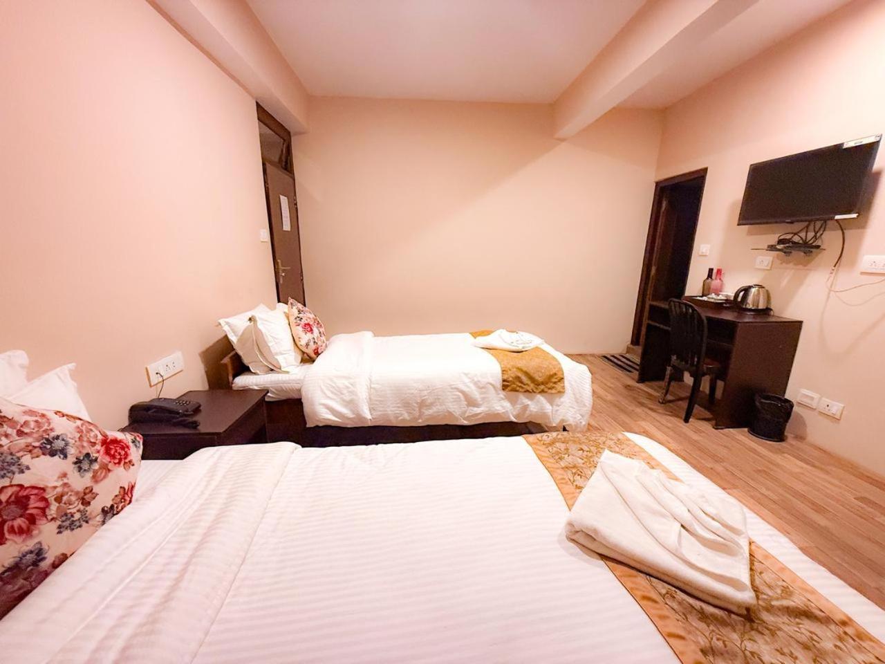 Hotel Shambhala 甘托克 外观 照片